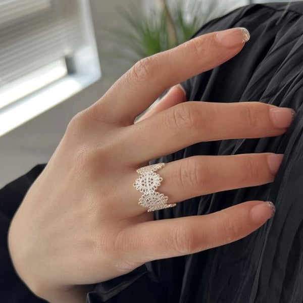 All-match Gentle Sterling Silver Lace Hollow Ring