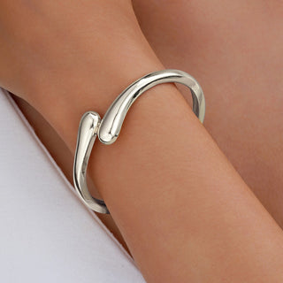 Buy 6269502hb Water Drop Streamline Exaggerated Bracelet Metal Texture Glossy