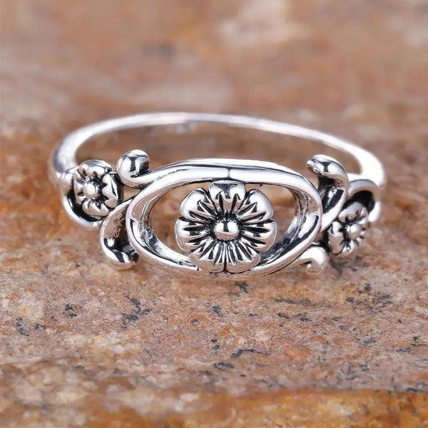 Hollow Flower Flower Ring Female Retro