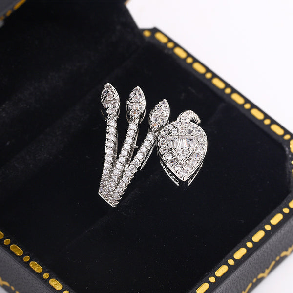 Creative Leaves Zircon Ring Fashion