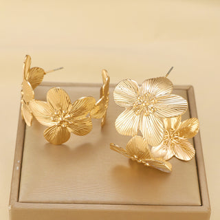 Buy alloy-kc-gold-9833 Exaggerated And Personalized C- Ring Flower Texture Earrings