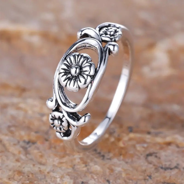 Hollow Flower Flower Ring Female Retro