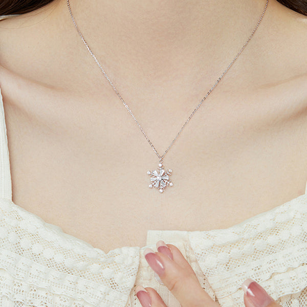 Christmas Zircon Ice Crystal Snowflake Necklace Niche Design Advanced Light Luxury Clavicle Chain