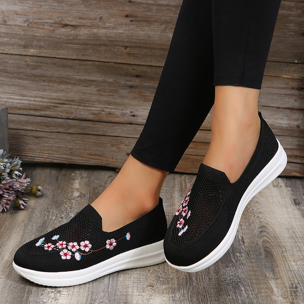 Women Flowers Embroidery Shoes