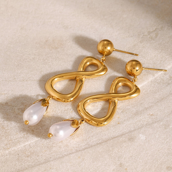 Kaylee Freshwater Pearl Earrings