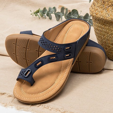 Women Flat Single-Toe Strapped Sandals