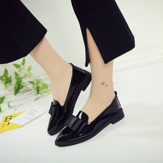 Buy black Women&#39;s Solid Color Pointed Flat Shoes