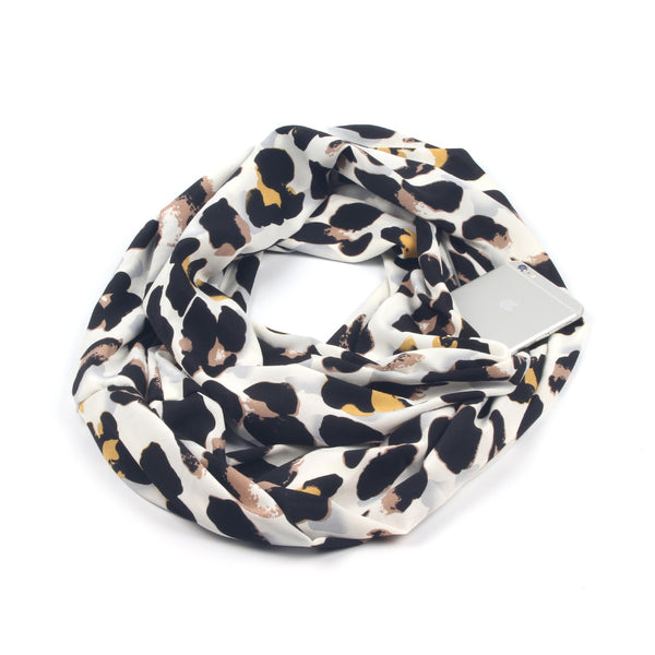 Women Ring-Printed Infinity Scarf