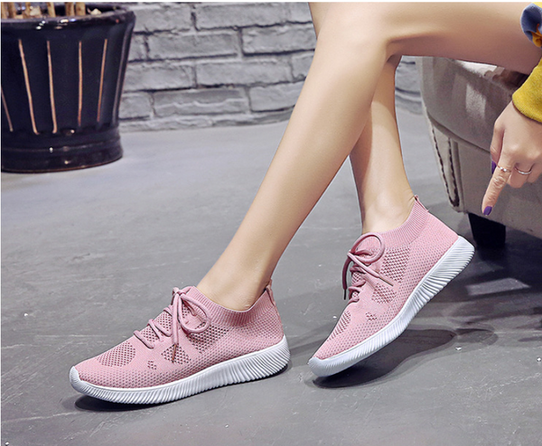 Solid Color Lace-up Flexible Sneakers