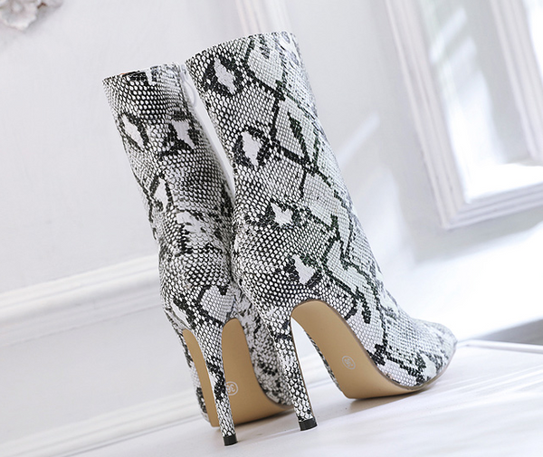 Stiletto Serpentine Pointed Heeled Boots