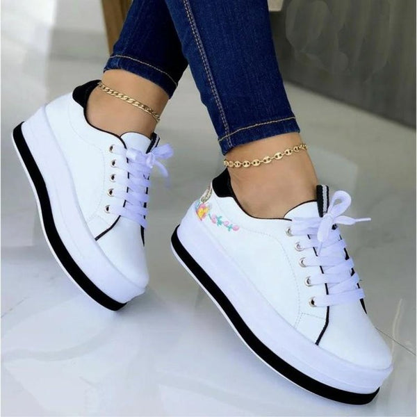 Women Flowers Embroidery Sneakers